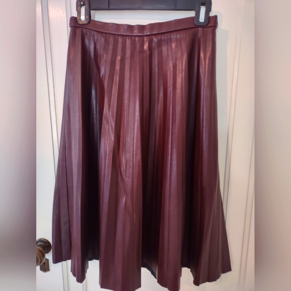 J. Crew faux leather pleated skirt EUC size 0 Burgundy